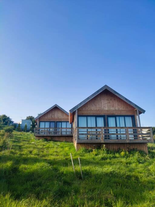 Chalet Blue - De Madeira *